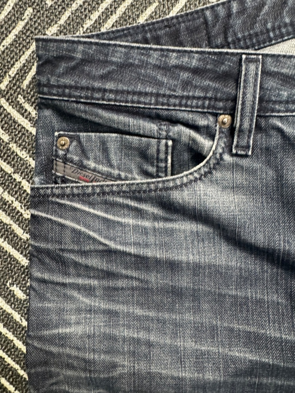 Diesel Jeans. Blue 34x30 - Picture 3 of 7